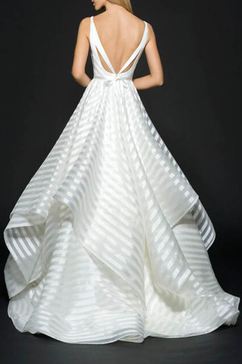 Elegante vestido de noche liso sin espalda con escote en V