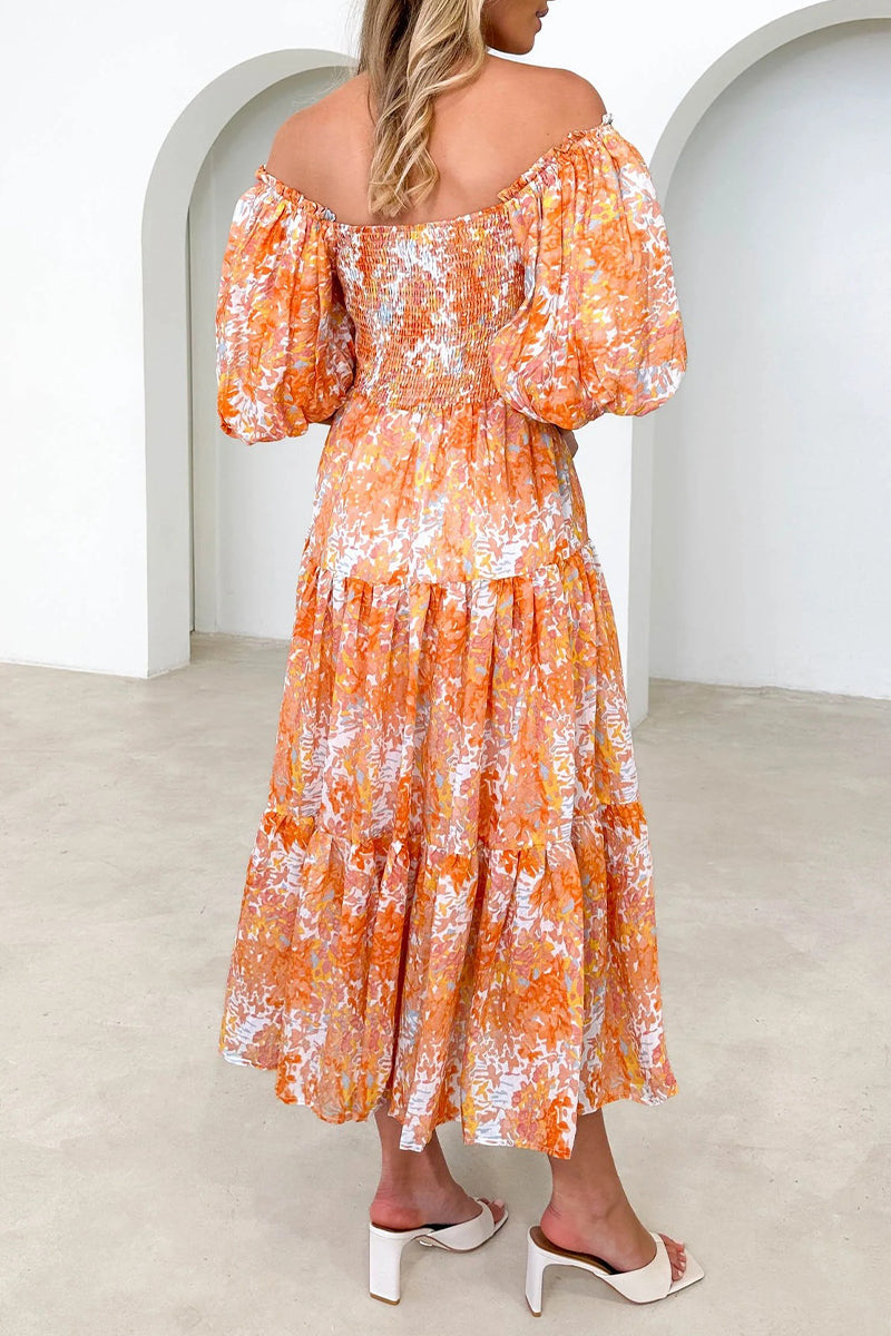 Vestidos sexis con falda pastel y hombros descubiertos con patchwork floral