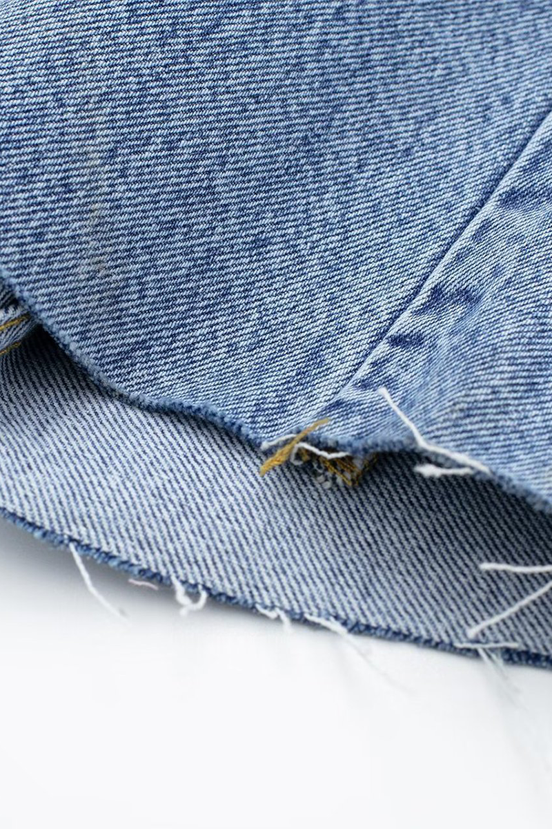 Mono vaquero holgado informal de calle, de color liso, con bolsillos, botones, cuello vuelto, manga larga