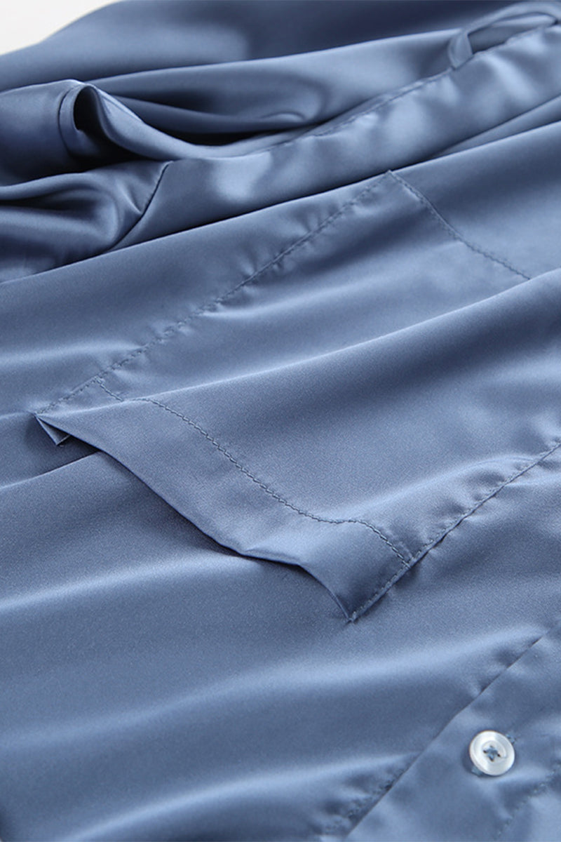 Elegante vestido camisero con cuello vuelto ajustable y hebilla con cordones