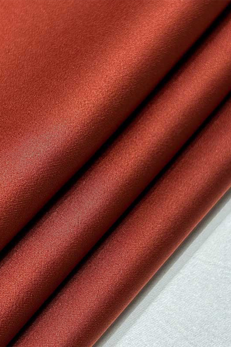 Elegantes vestidos de cola de pez con cuello halter y espalda descubierta