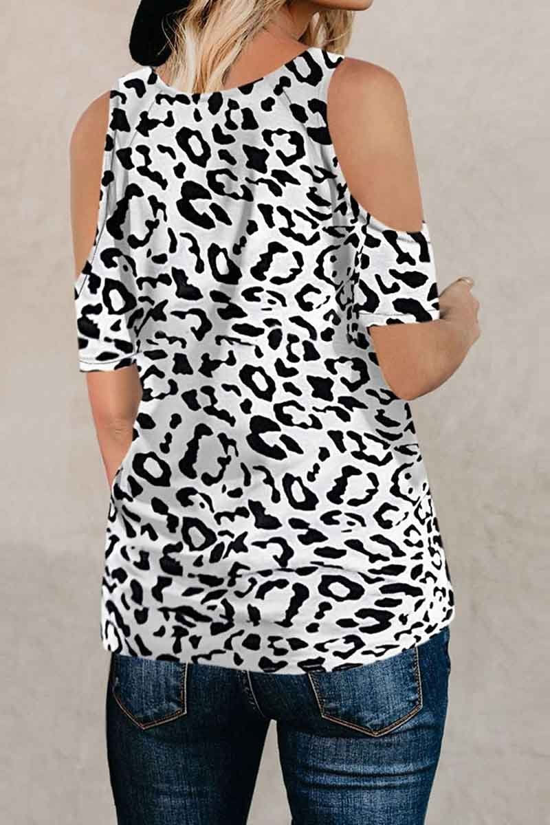 Camiseta con estampado de leopardo y hombros descubiertos (2 colores)