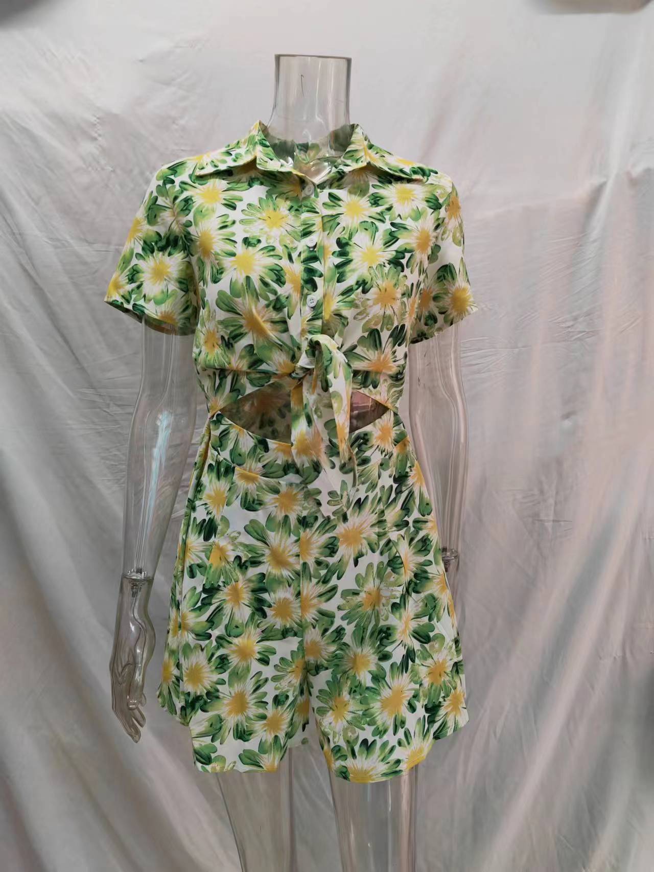 Mono de verano con estampado floral y mangas cortas para mujer