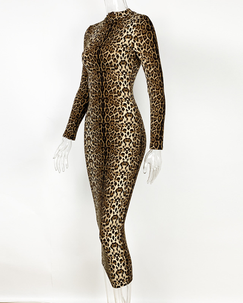 Slim-Fit Leopard Print Long-Sleeved Dress