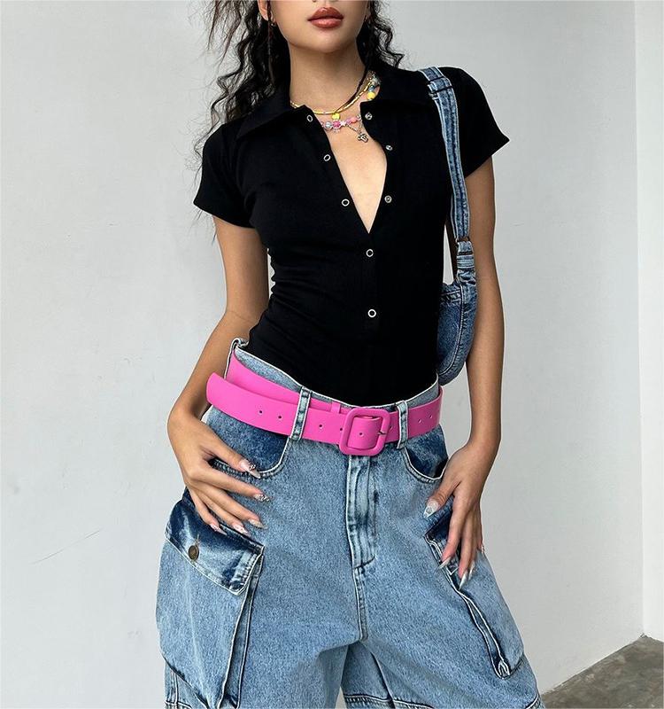 Mono deportivo ajustado de manga corta con cuello y botones para mujer