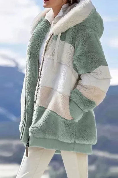 Prendas de abrigo informales con cuello y capucha, cremallera y contraste de patchwork