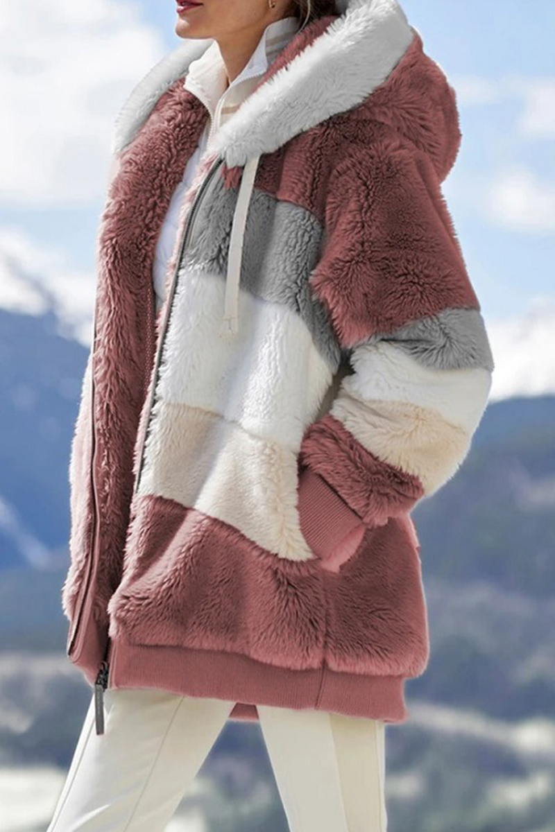 Prendas de abrigo informales con cuello y capucha, cremallera y contraste de patchwork