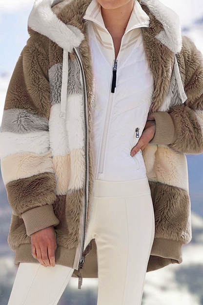 Prendas de abrigo informales con cuello y capucha, cremallera y contraste de patchwork