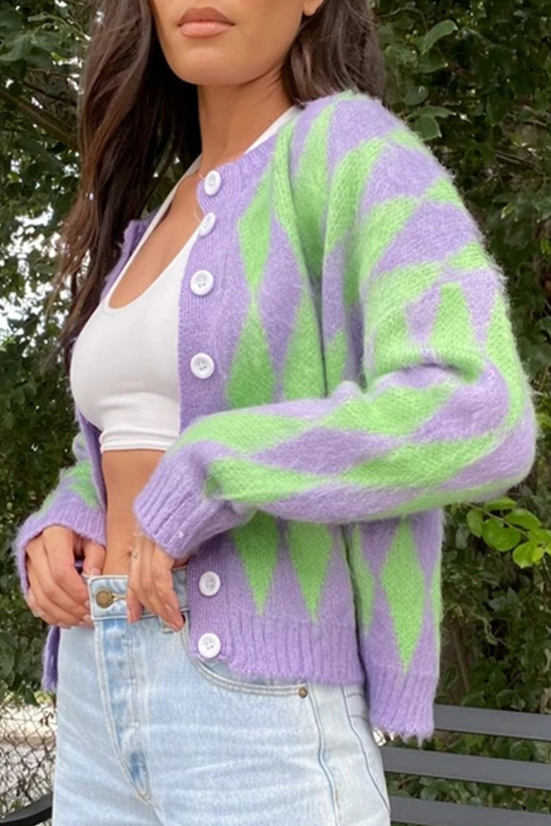 Suéter casual con hebilla geométrica