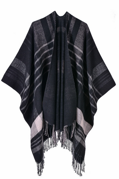 Prendas de abrigo informales con borlas y retazos urbanos