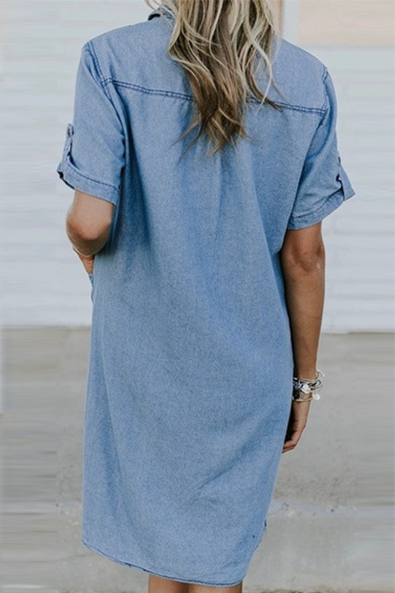 Vestidos casuales con cuello vuelto y hebilla de bolsillo