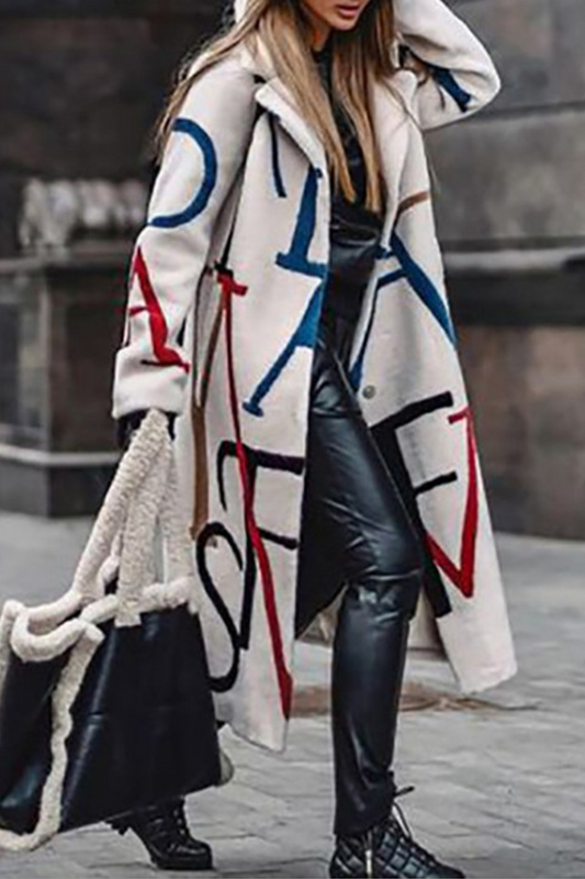 Prendas de abrigo informales con cuello vuelto, botones y aberturas en la unión