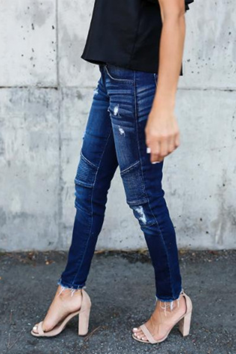 Pantalones casuales de tubo con pliegues y aberturas en la costura y rotos