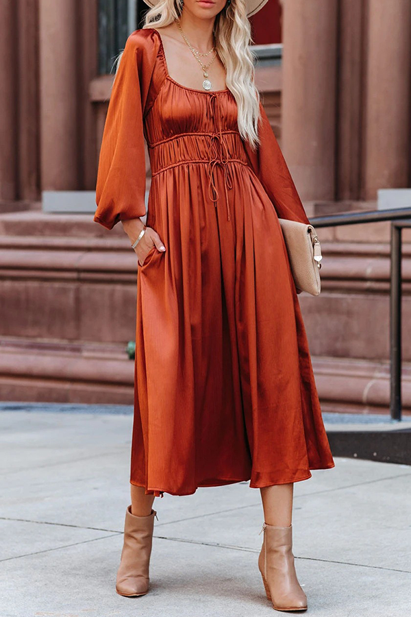 Elegantes vestidos de corte A con escote en U y pliegues de frenillo lisos
