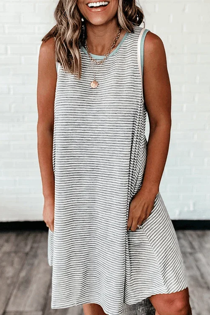 Vestidos casuales de rayas con cuello redondo y corte A