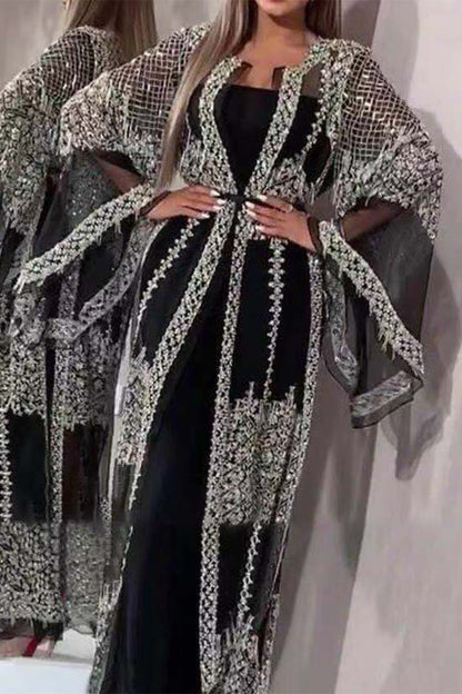 Elegante conjunto de dos piezas con cuello en V, manga larga y estampado universitario