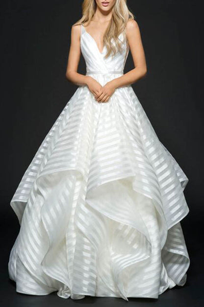 Elegante vestido de noche liso sin espalda con escote en V