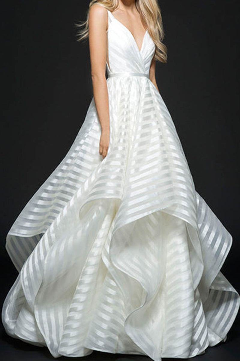 Elegante vestido de noche liso sin espalda con escote en V