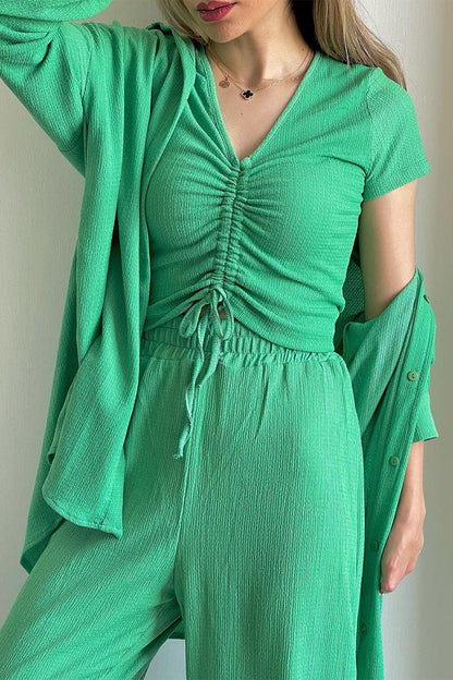 Conjunto informal de tres piezas con cuello vuelto, manga larga y cordón ajustable (camisa, chaleco y pantalón)