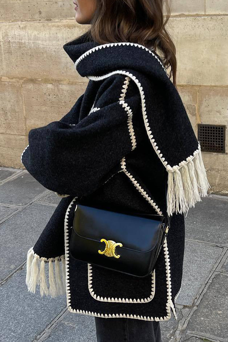 Prenda exterior informal de estilo británico con cuello tipo bufanda y borlas sólidas en contraste