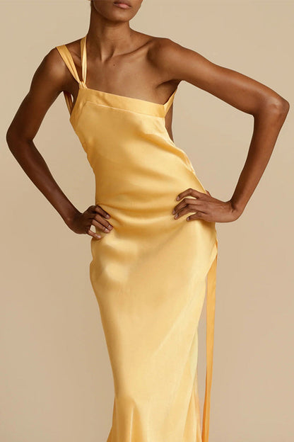 Elegante vestido de noche formal liso sin espalda con cuello oblicuo