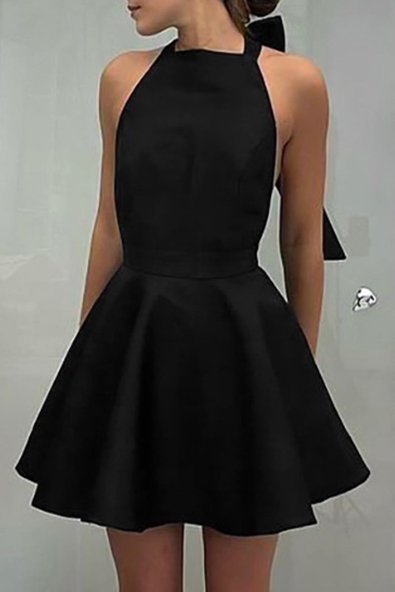 Elegante vestido de noche liso sin espalda con lazo y cuello halter