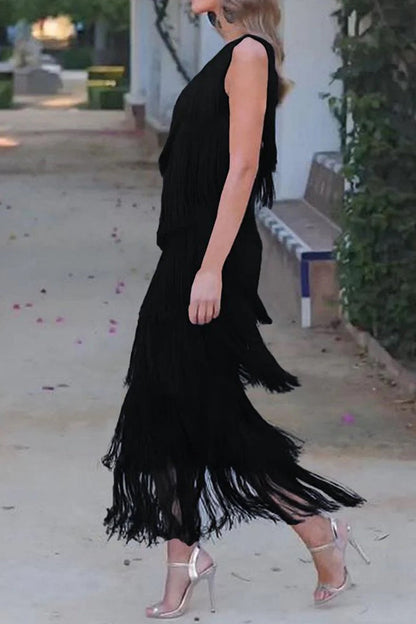 Vestido sexy irregular con cuello oblicuo y borlas sólidas