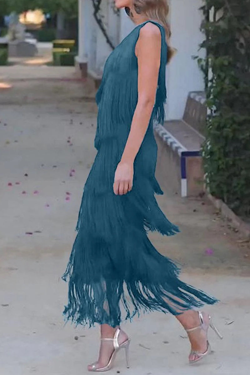 Vestido sexy irregular con cuello oblicuo y borlas sólidas