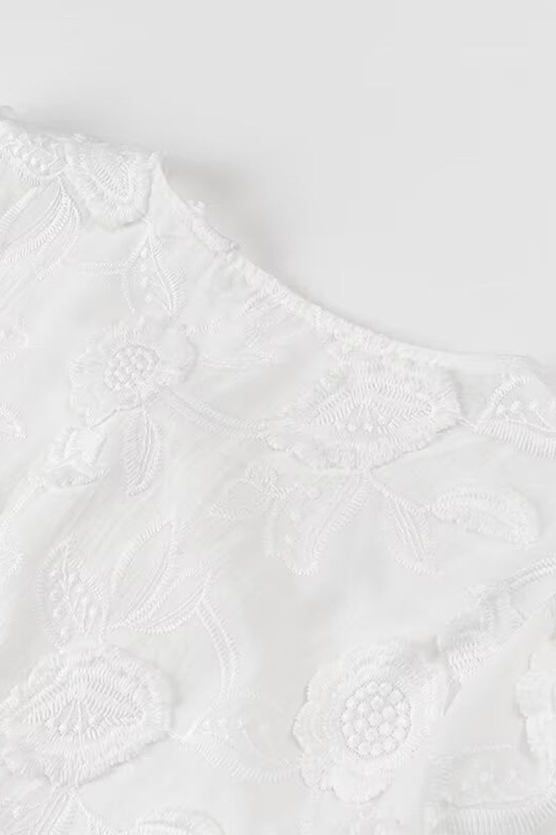 Dulce y elegante top de encaje sólido con frenillo y lazo en el cuello redondo