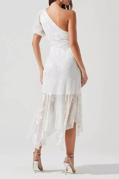 Elegantes vestidos de noche con cuello oblicuo asimétrico y patchwork liso