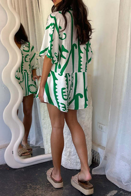 Mono holgado informal de diario con estampado geométrico y cuello vuelto de patchwork