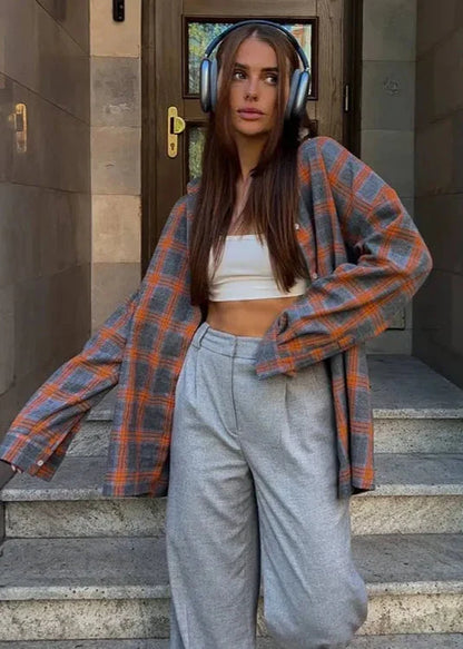 Vintage-InspiRed Plaid Shirt - Relaxed Fit with Lapels and Pocket