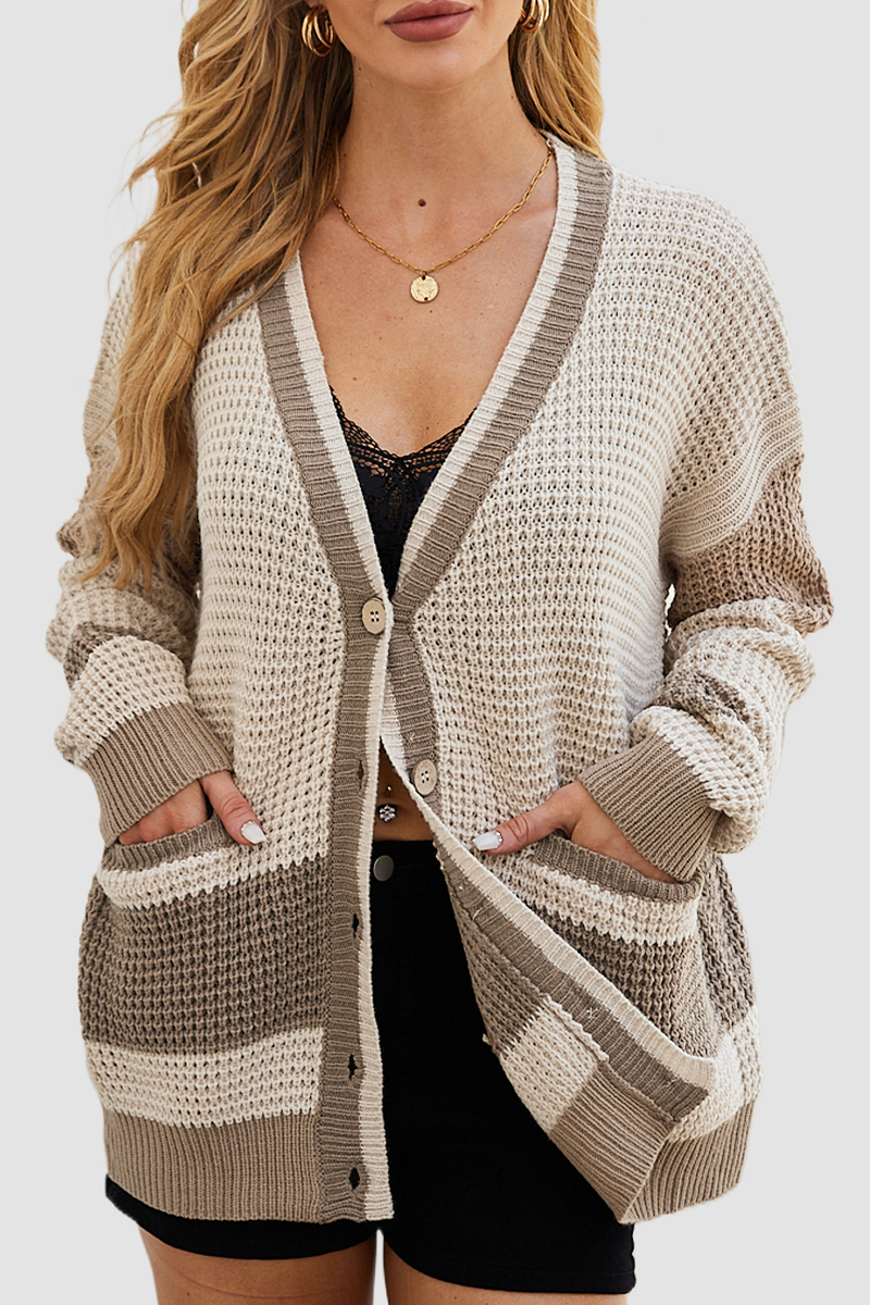 Prenda exterior informal de diario con cuello en V, botones y bolsillos con bloques de color (4 colores)