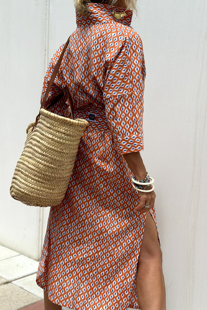 Vestidos camiseros informales con cuello vuelto, botones y cordones con estampado geométrico