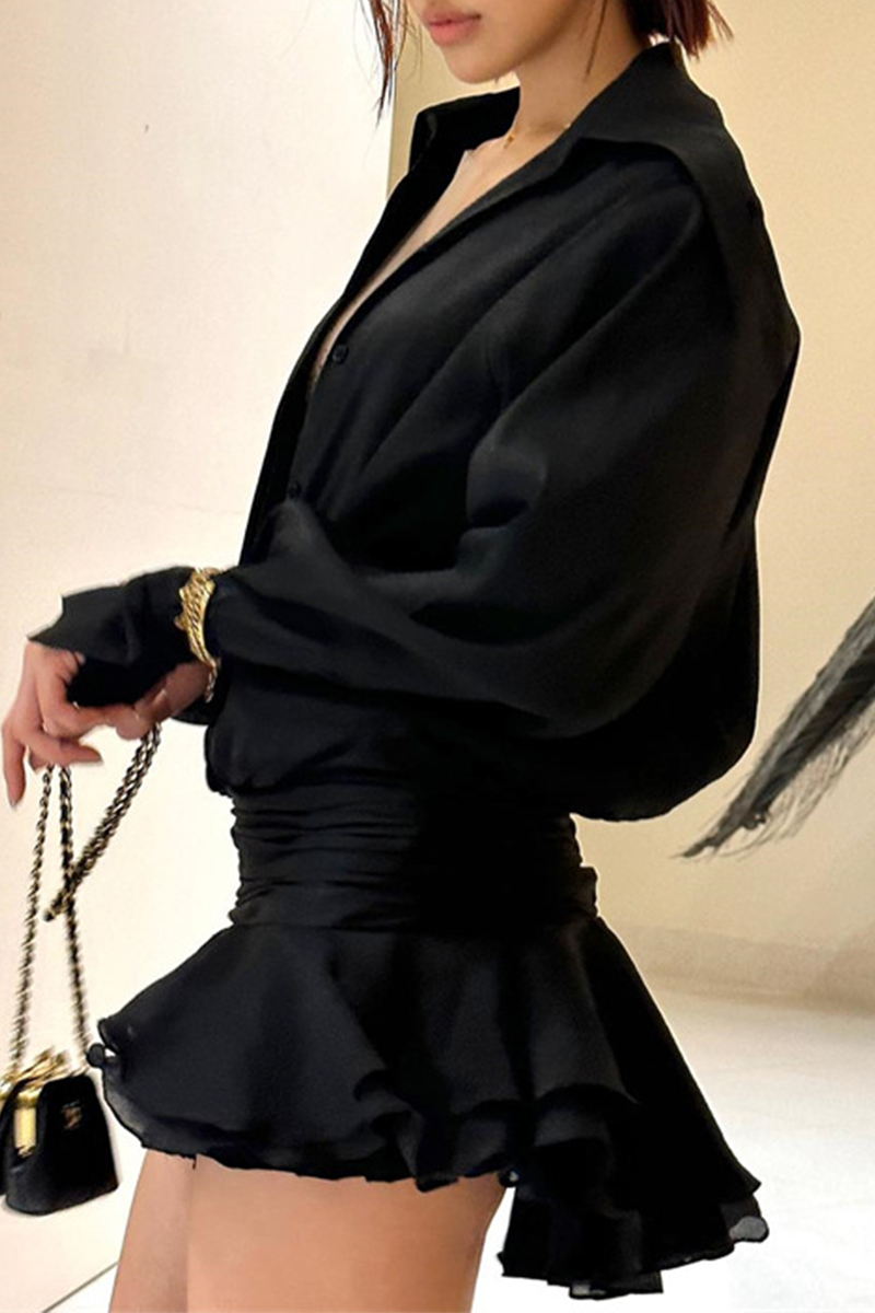 Vestido camisero sexy con cuello vuelto, fruncido, sin cinturón y volantes en el bajo irregular (sin cinturón)