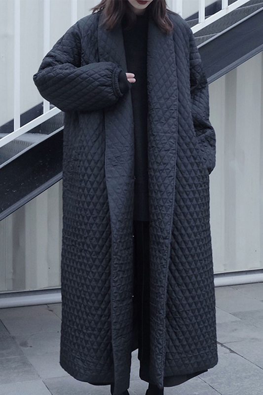 Abrigo informal con cuello vuelto y textura de bolsillo en talla grande