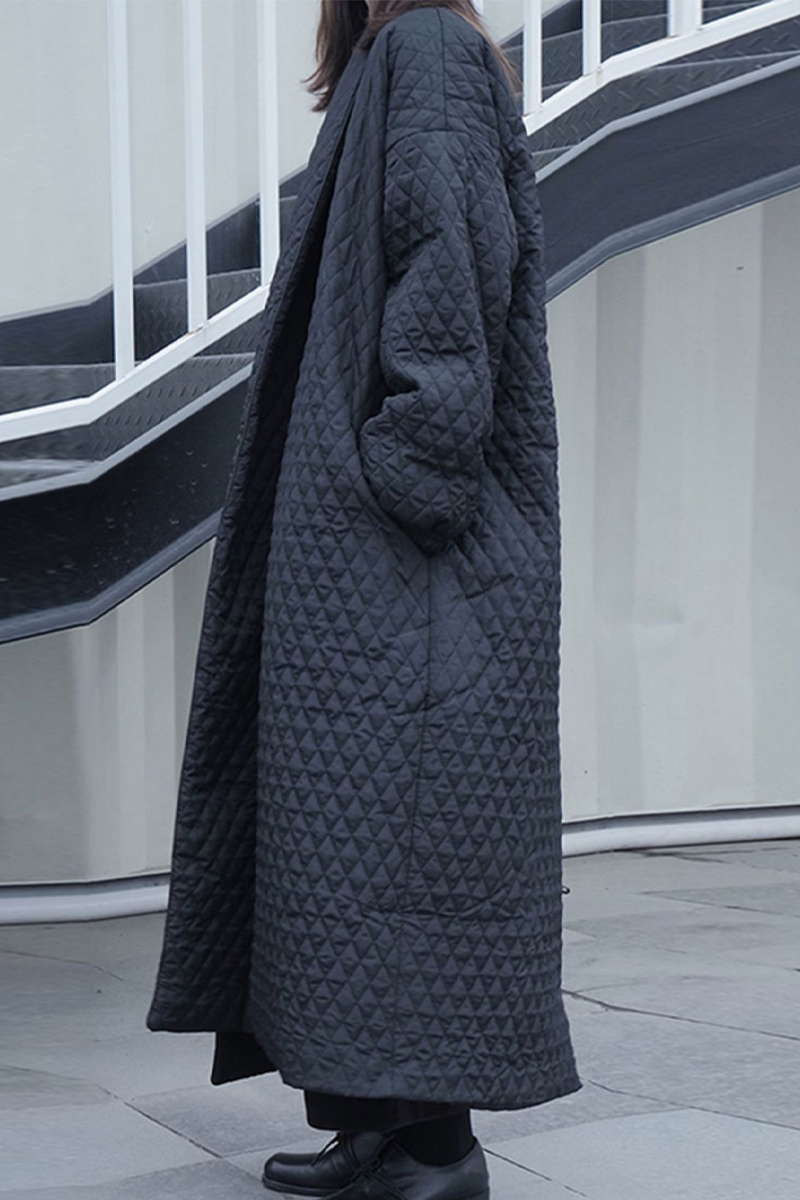 Abrigo informal con cuello vuelto y textura de bolsillo en talla grande