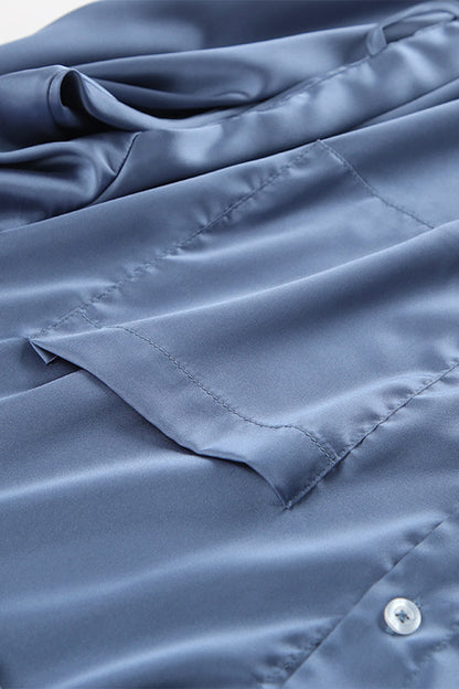 Elegante vestido camisero con cuello vuelto ajustable y hebilla con cordones