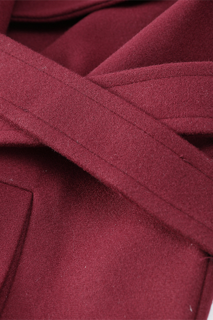 Prendas de abrigo informales de calle con bolsillos, cordones, botones y cuello vuelto