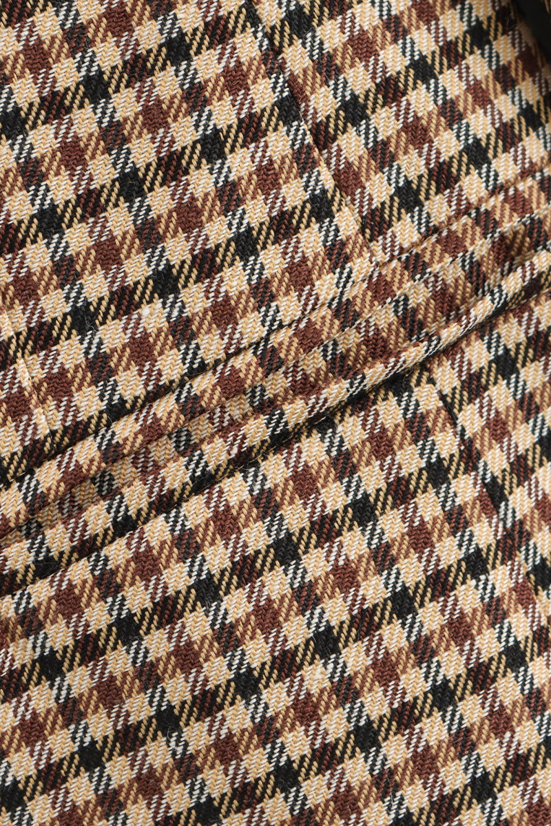 Prendas de abrigo informales con cuello vuelto, botones y patchwork en contraste a cuadros