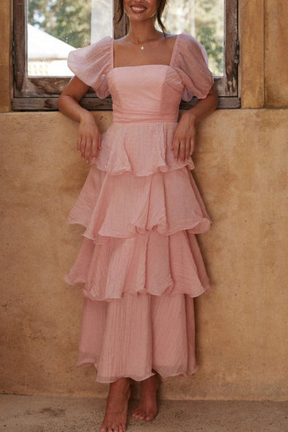 Vestidos casuales con falda pastel, escote cuadrado, volantes y espalda descubierta