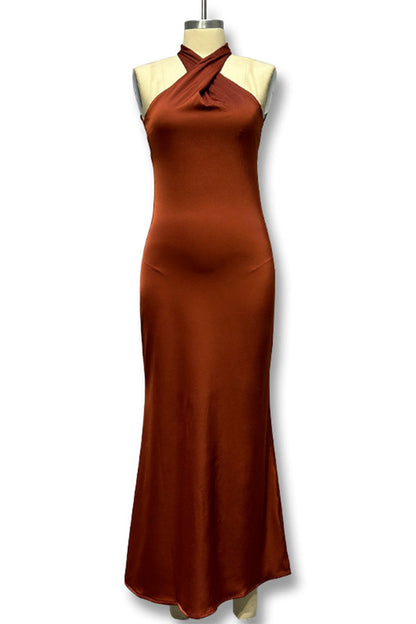 Elegantes vestidos de cola de pez con cuello halter y espalda descubierta