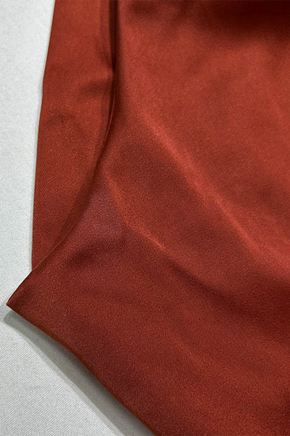 Elegantes vestidos de cola de pez con cuello halter y espalda descubierta