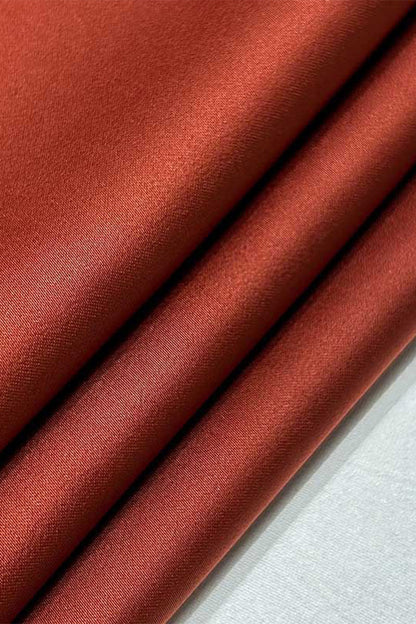 Elegantes vestidos de cola de pez con cuello halter y espalda descubierta