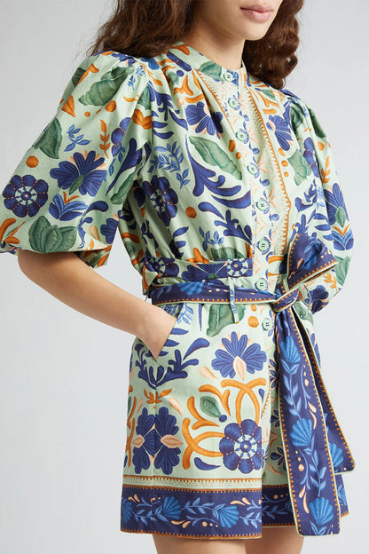 Mono informal con cuello redondo, botones y cordones con estampado floral