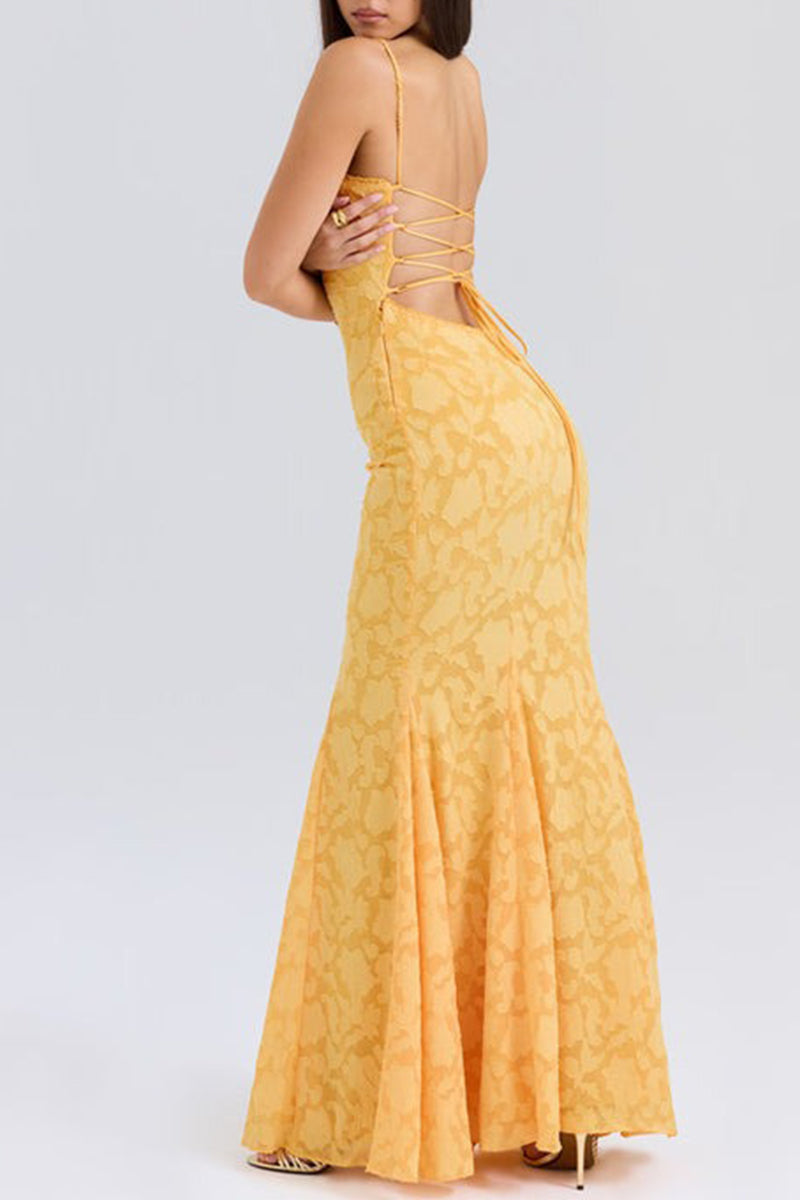 Vestido sexy de cola de pez con escote cuadrado y diseño de tirantes sin espalda y encaje jacquard de color sólido