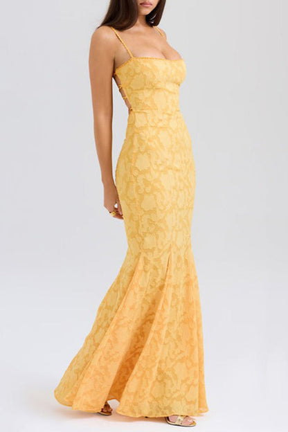 Vestido sexy de cola de pez con escote cuadrado y diseño de tirantes sin espalda y encaje jacquard de color sólido