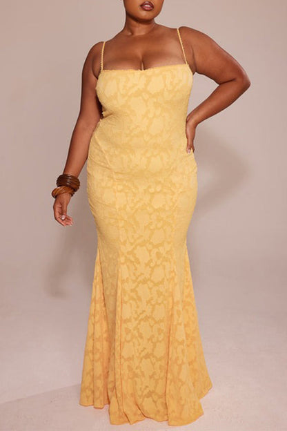 Vestido sexy de cola de pez con escote cuadrado y diseño de tirantes sin espalda y encaje jacquard de color sólido