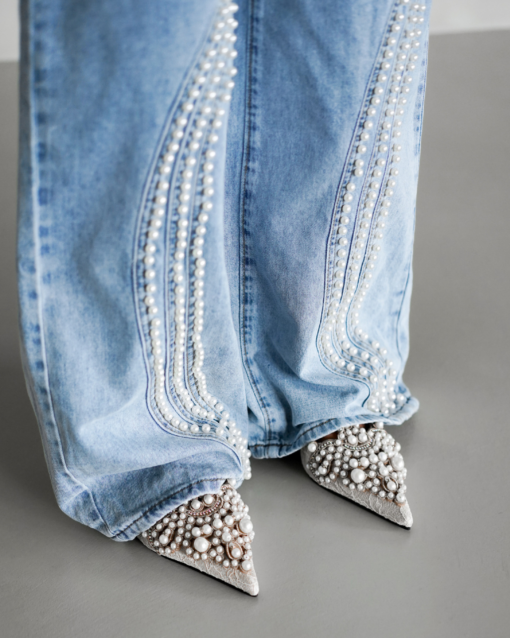 Ornament Trim Panelled Straight-Leg Jeans