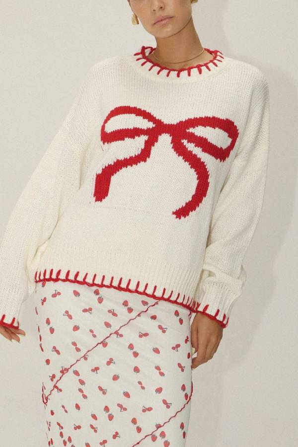 Suéter de punto con lazos rojos de Rosalia 